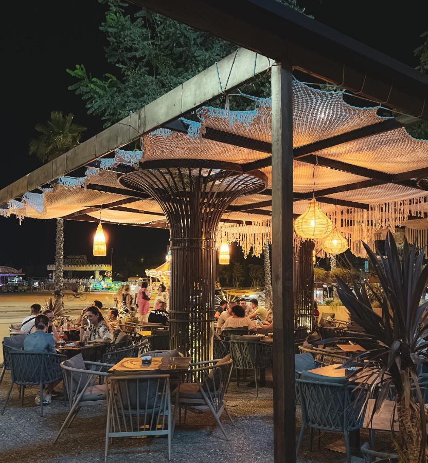 Hotel Brooklyn Vlorë Екстериор снимка