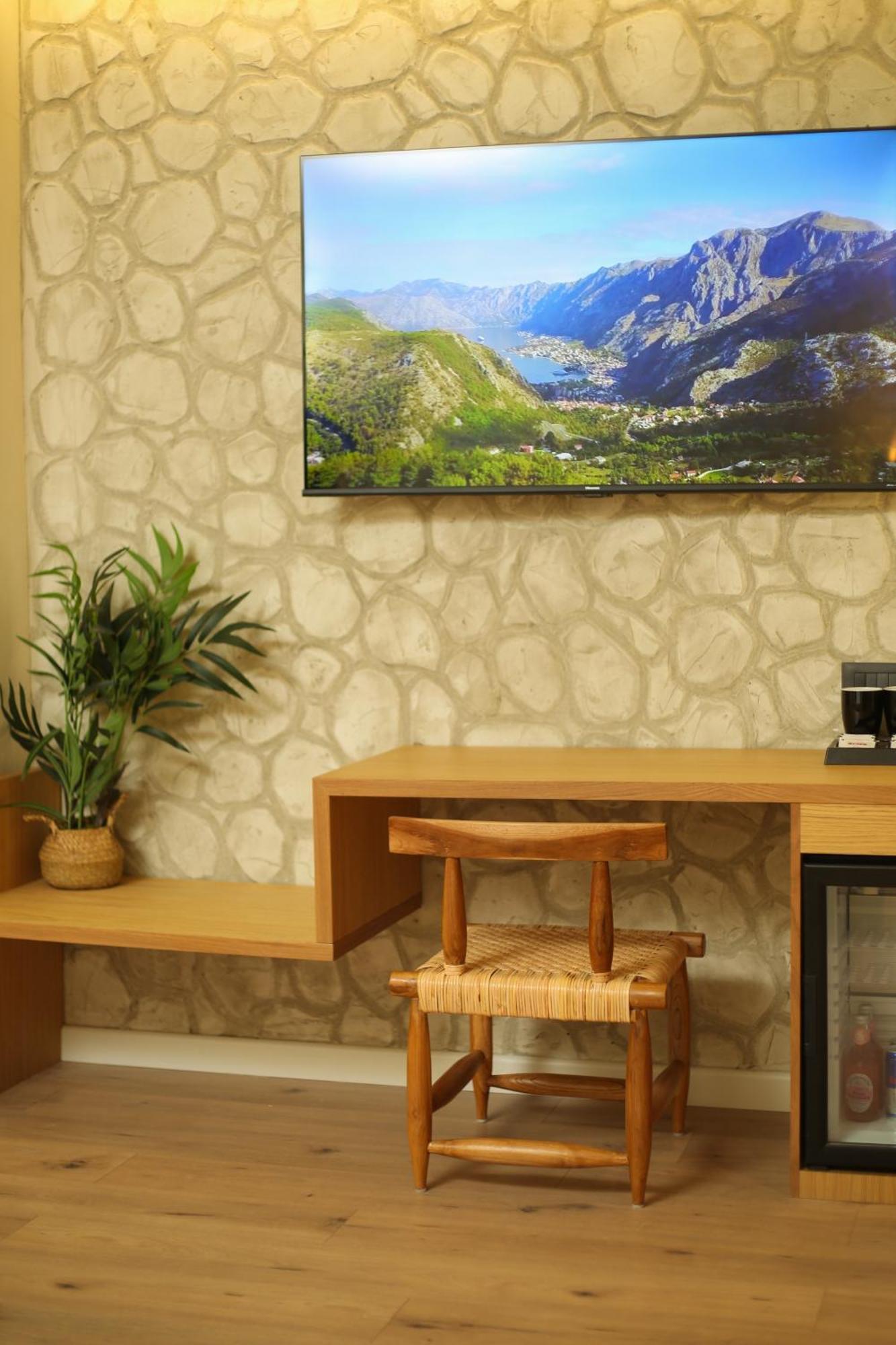 Hotel Brooklyn Vlorë Екстериор снимка