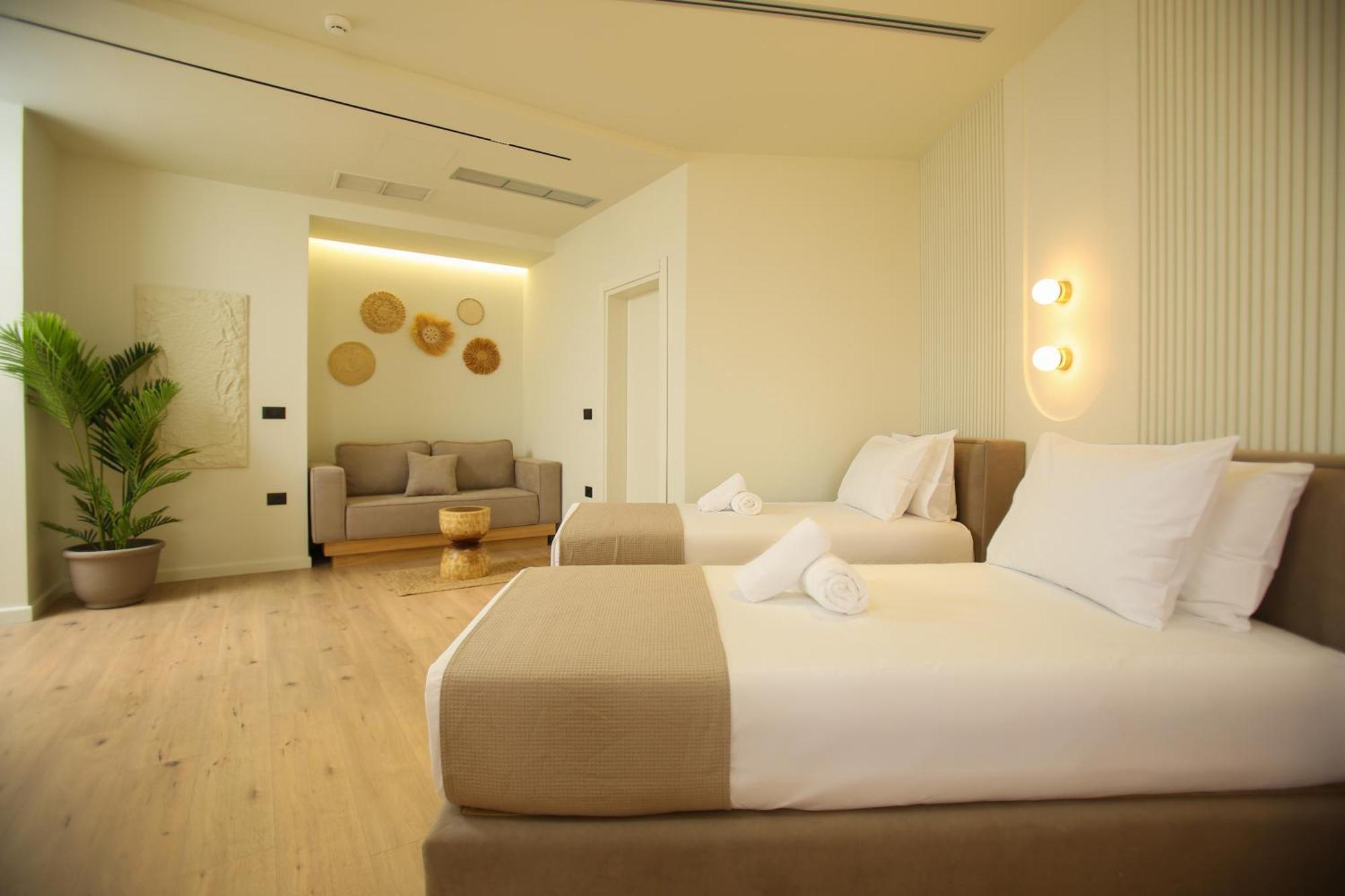Hotel Brooklyn Vlorë Екстериор снимка