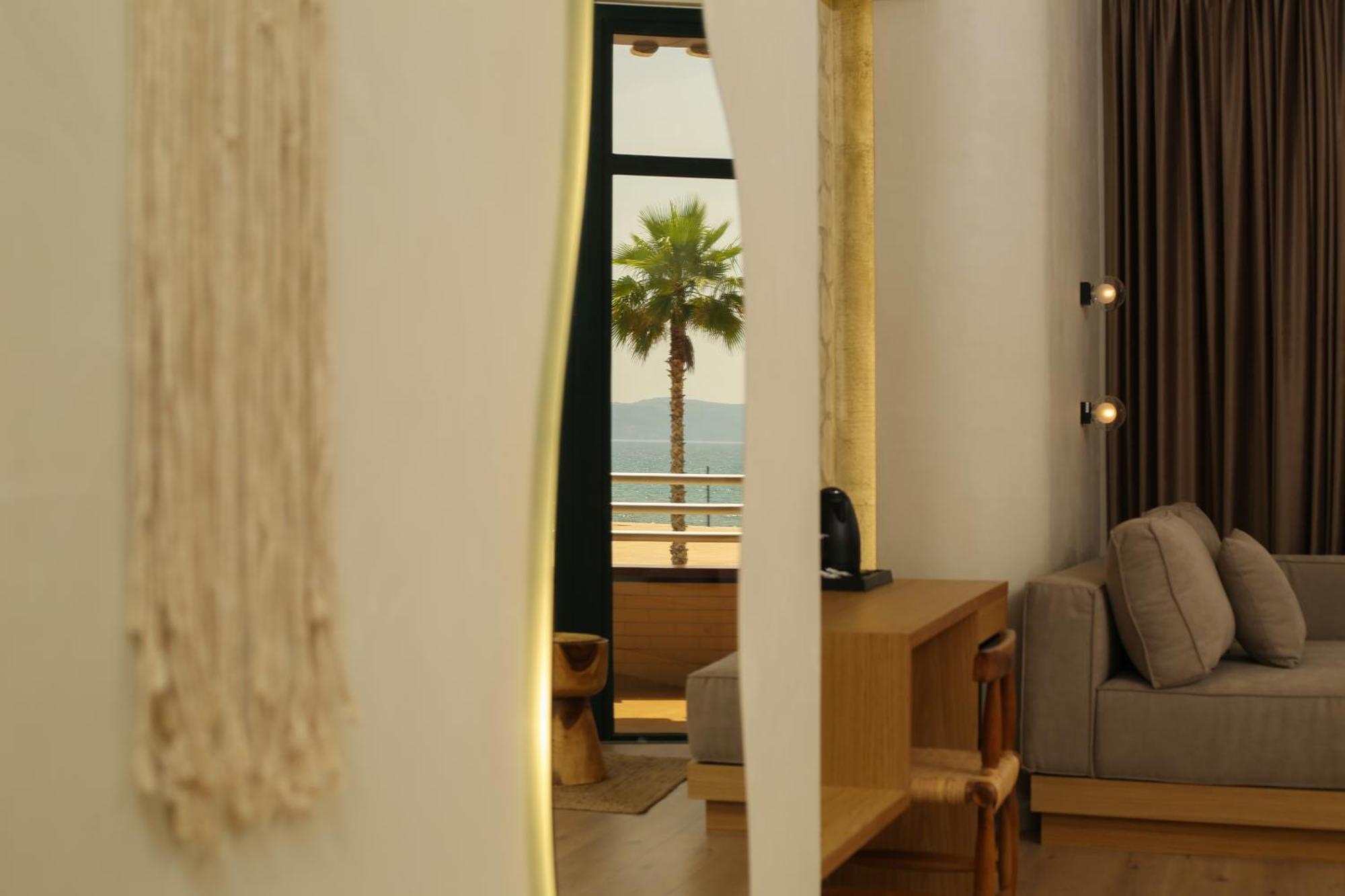 Hotel Brooklyn Vlorë Екстериор снимка