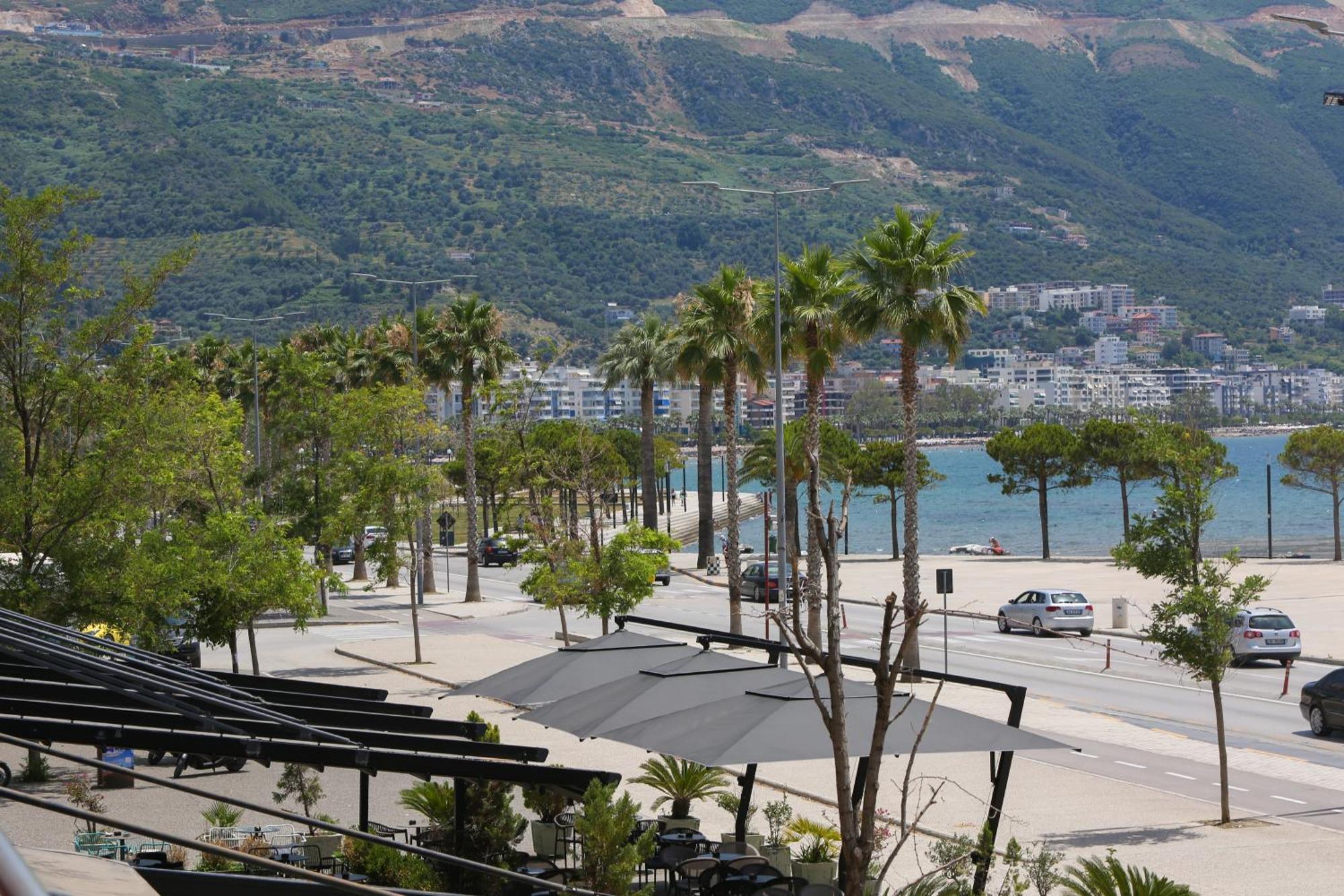 Hotel Brooklyn Vlorë Екстериор снимка