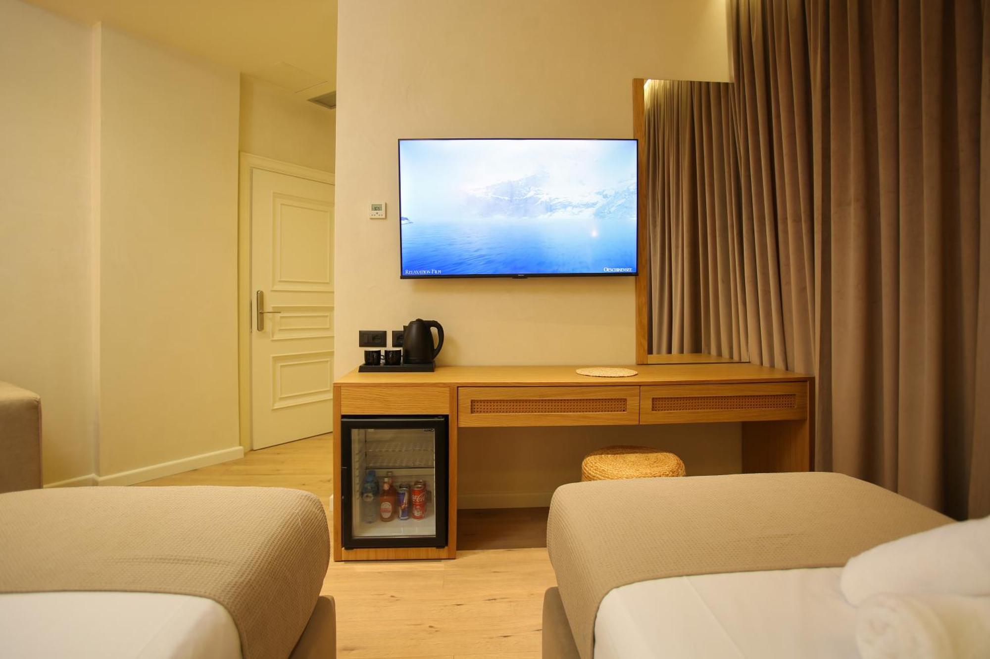 Hotel Brooklyn Vlorë Екстериор снимка