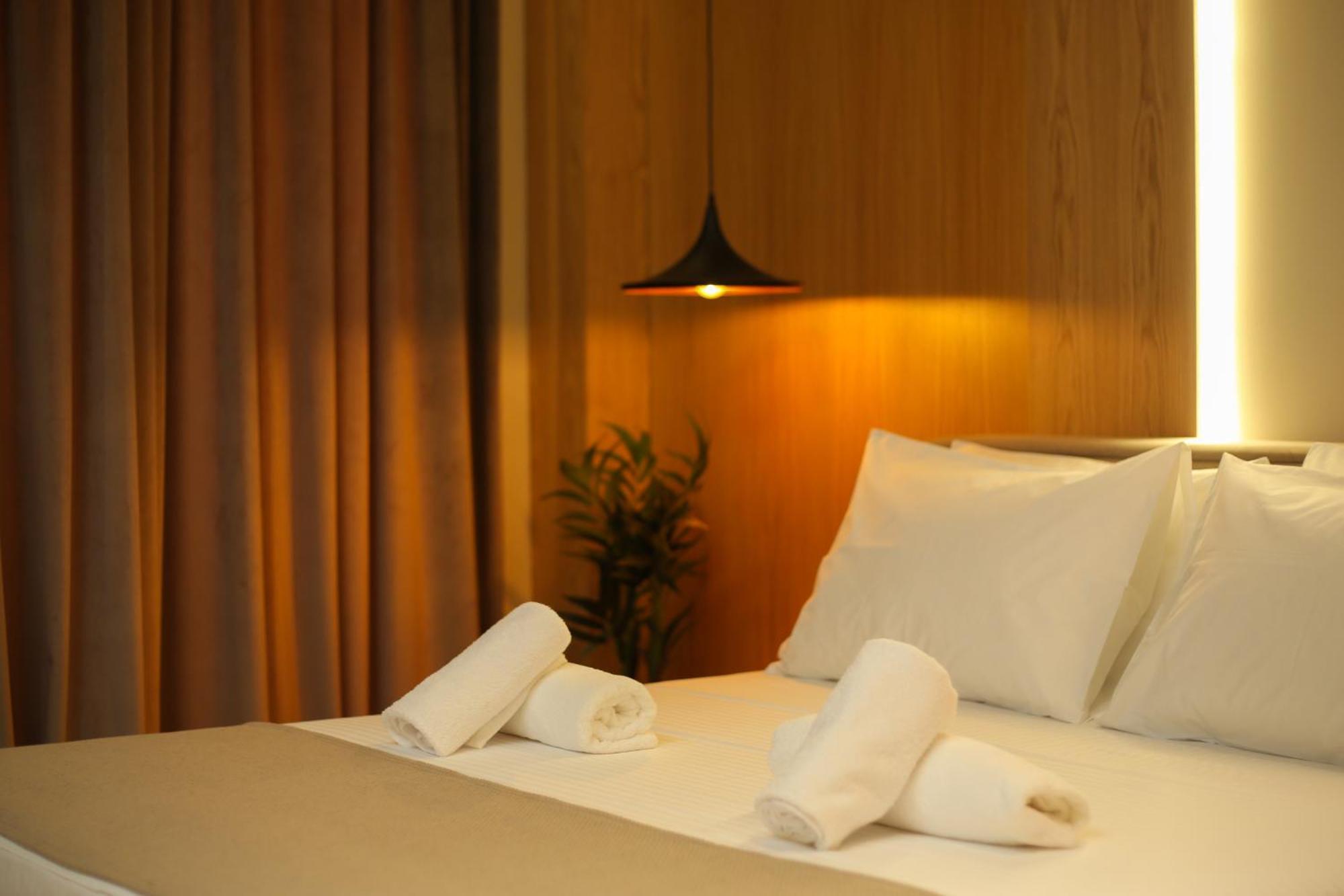 Hotel Brooklyn Vlorë Екстериор снимка