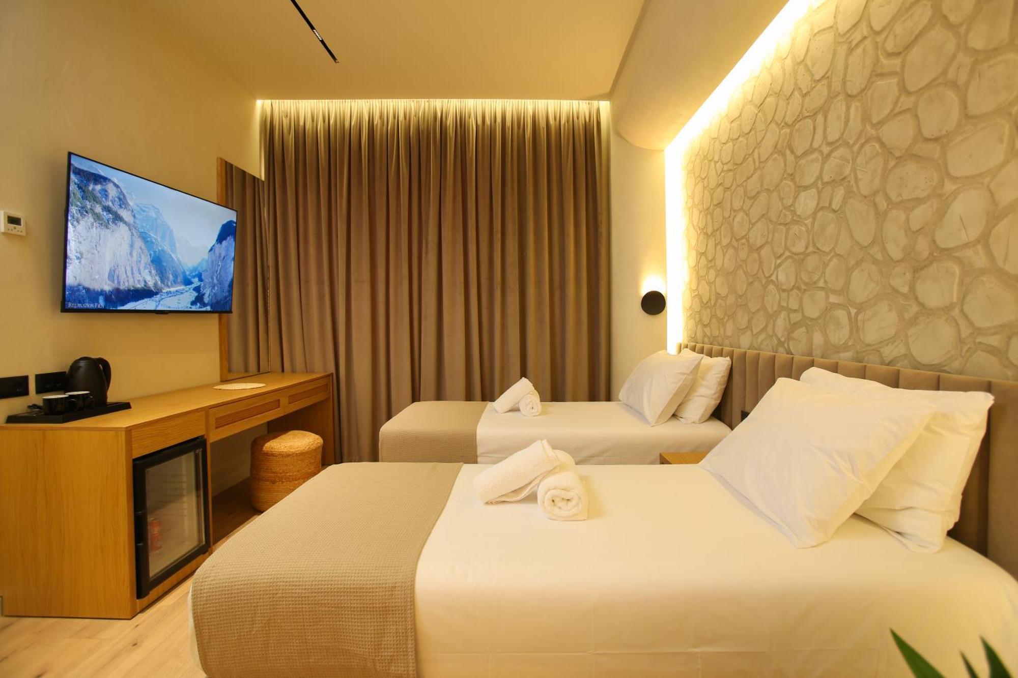 Hotel Brooklyn Vlorë Екстериор снимка