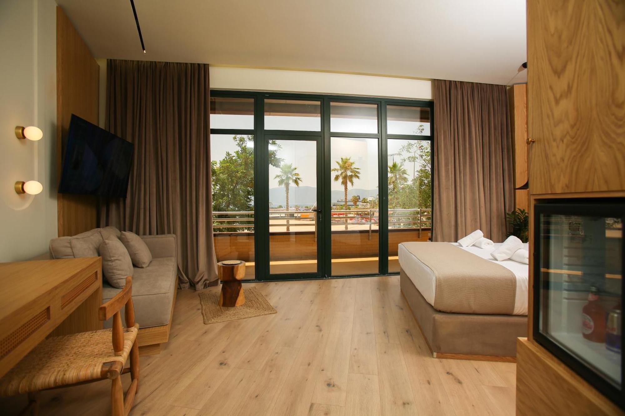 Hotel Brooklyn Vlorë Екстериор снимка