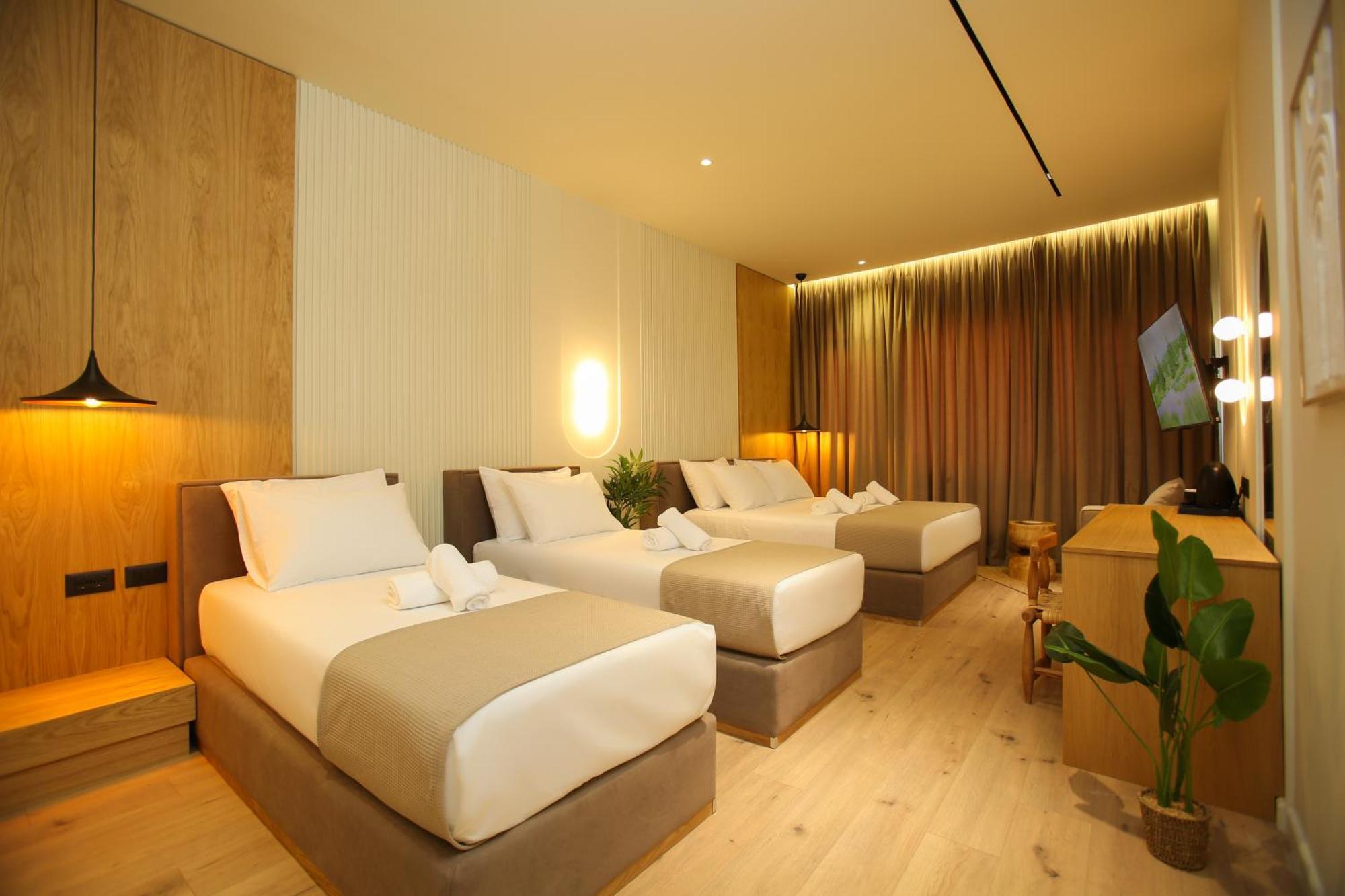 Hotel Brooklyn Vlorë Екстериор снимка