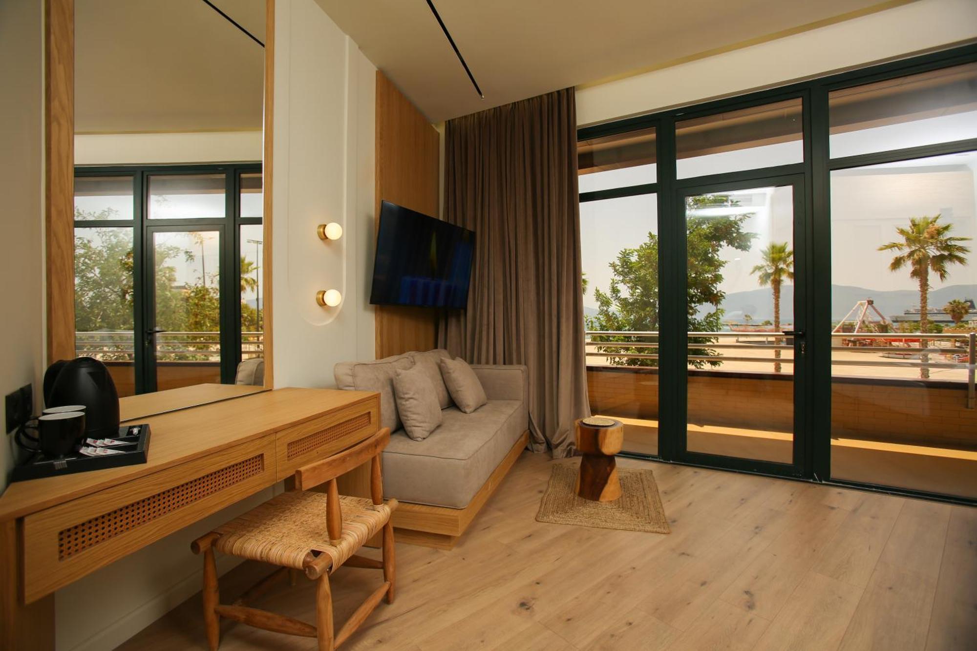 Hotel Brooklyn Vlorë Екстериор снимка
