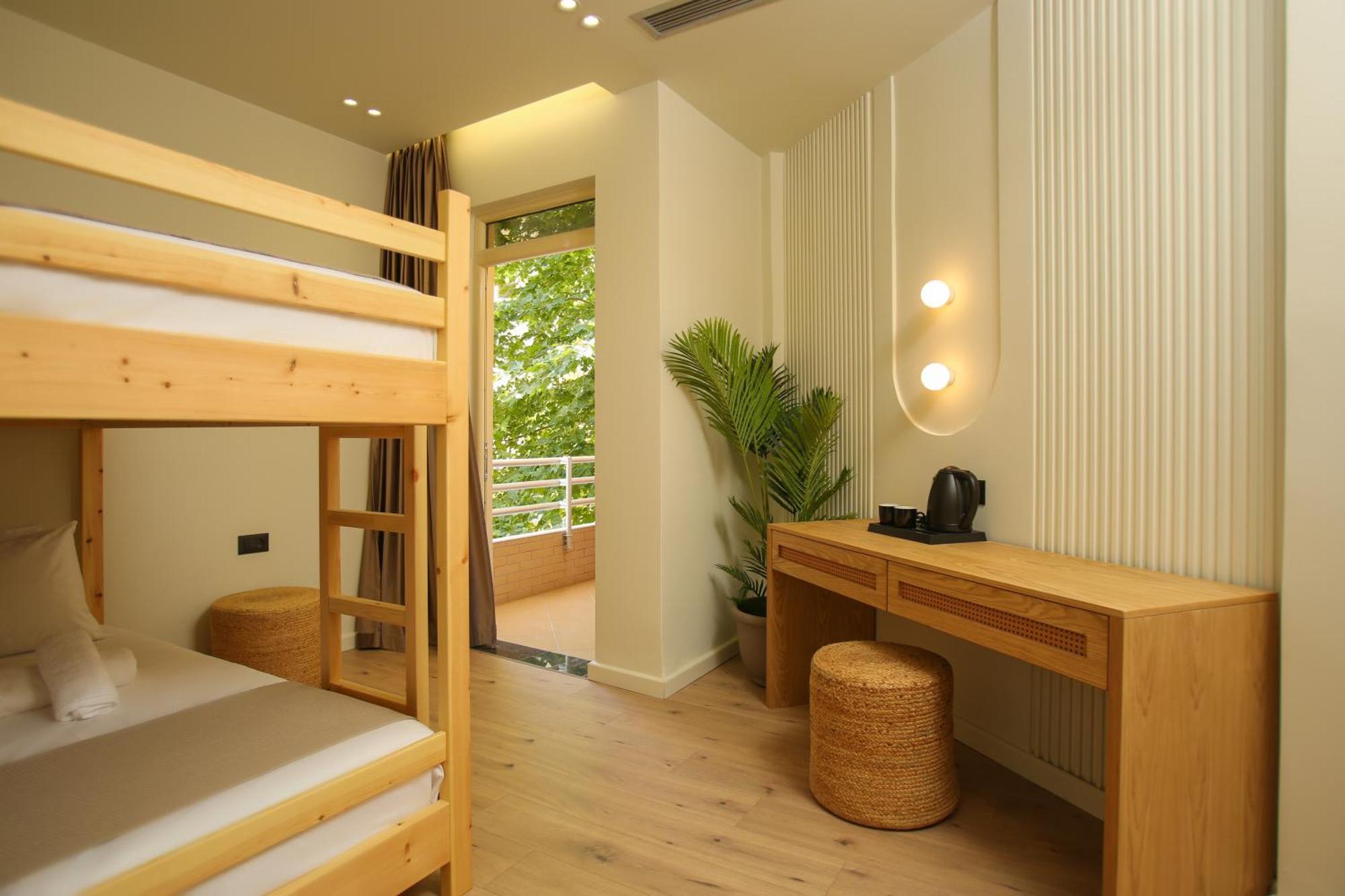 Hotel Brooklyn Vlorë Екстериор снимка