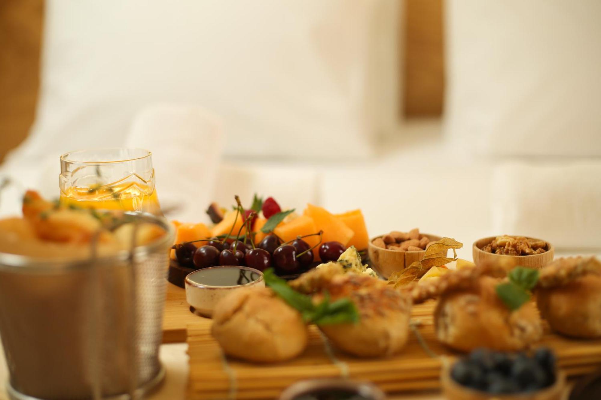 Hotel Brooklyn Vlorë Екстериор снимка